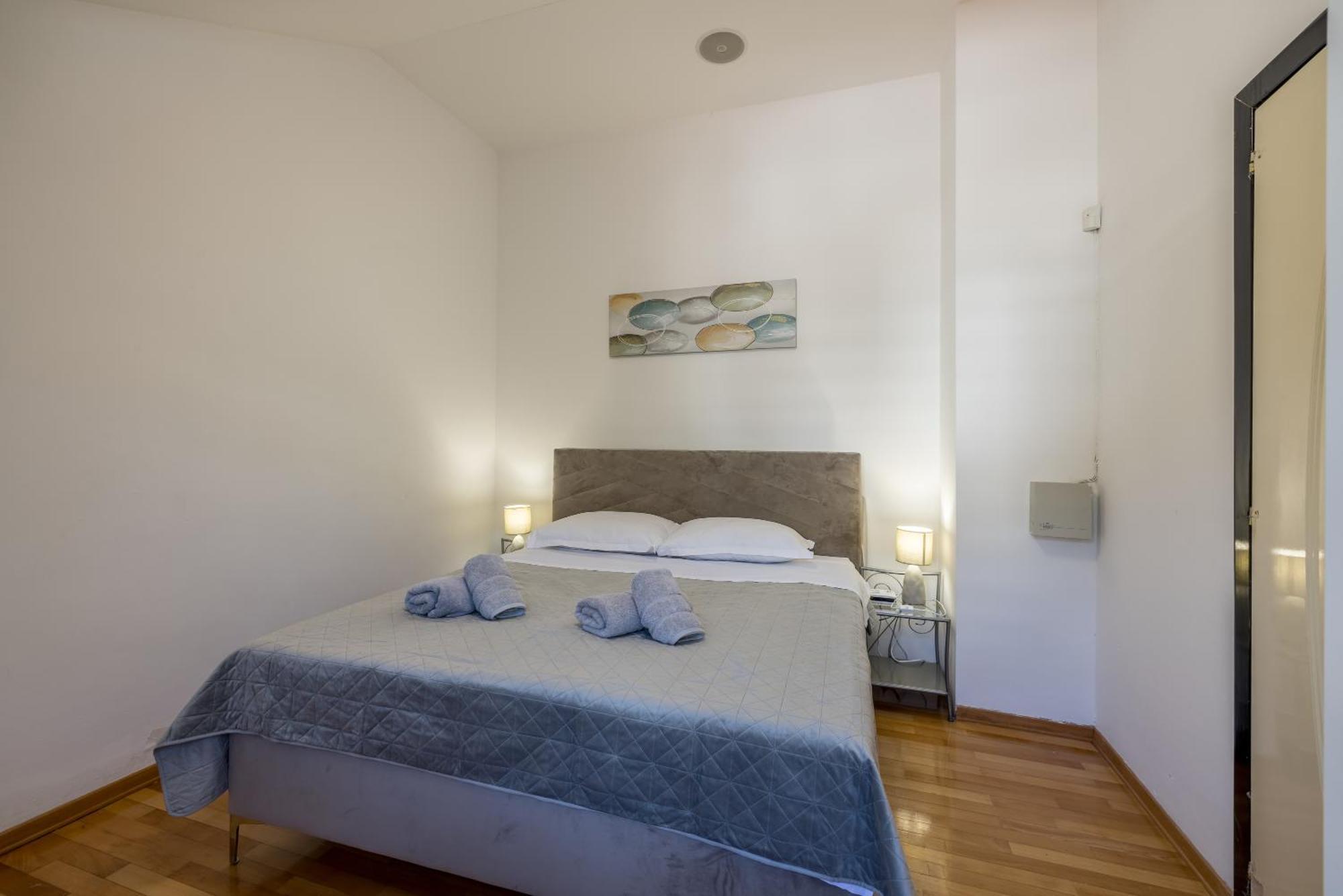 Urban Utopia Penthouse With Private Parking สปลิท ภายนอก รูปภาพ