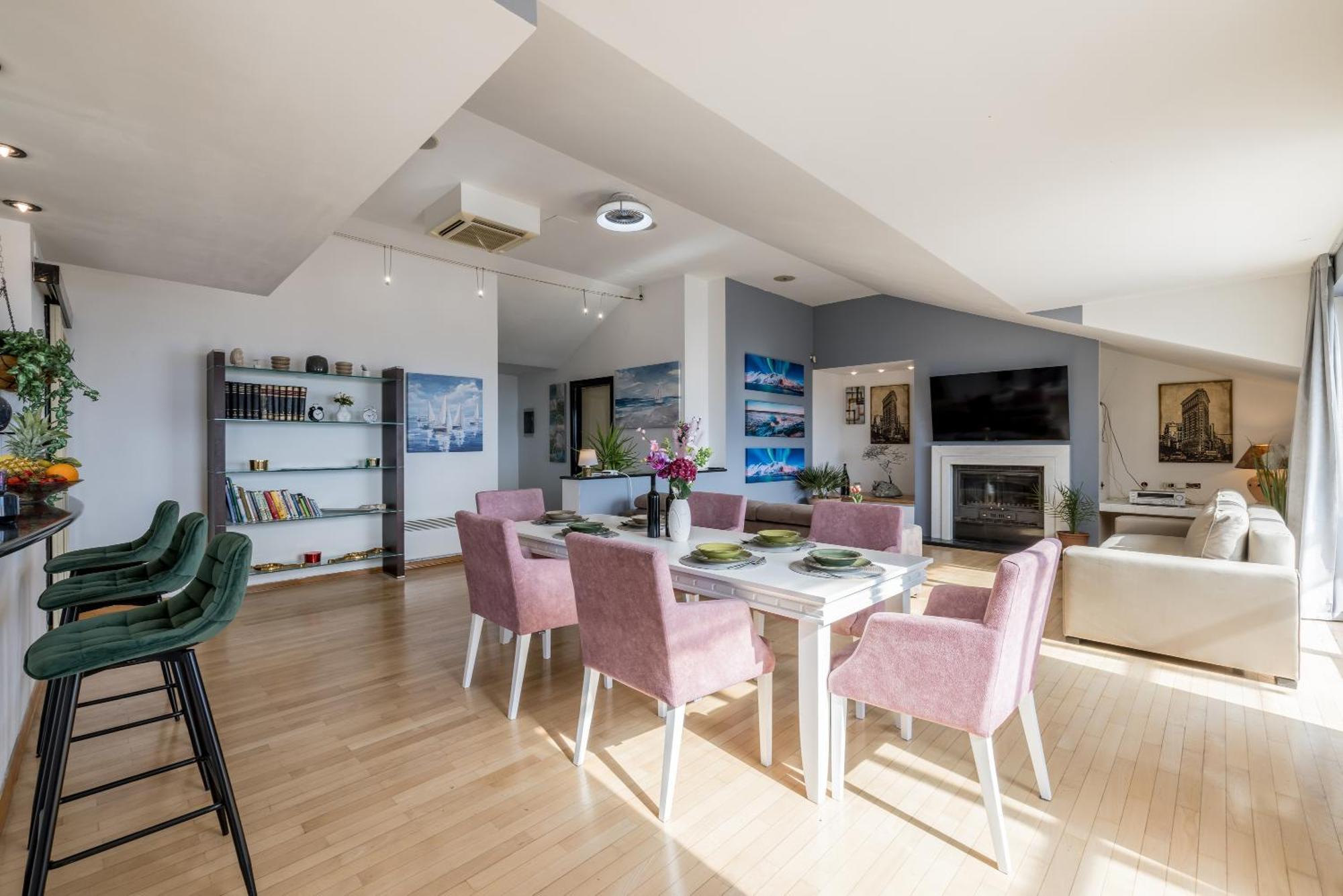 Urban Utopia Penthouse With Private Parking สปลิท ภายนอก รูปภาพ