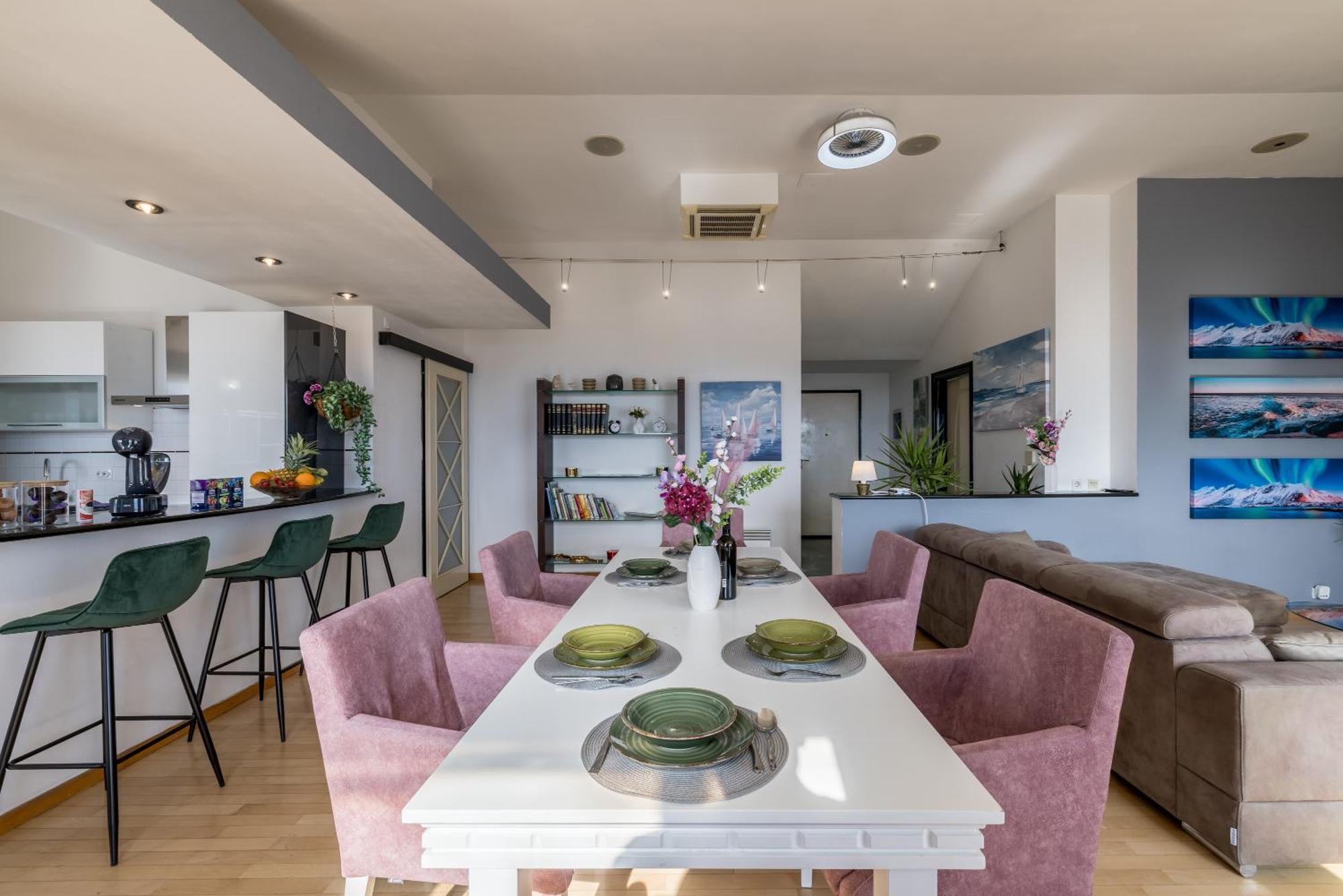 Urban Utopia Penthouse With Private Parking สปลิท ภายนอก รูปภาพ