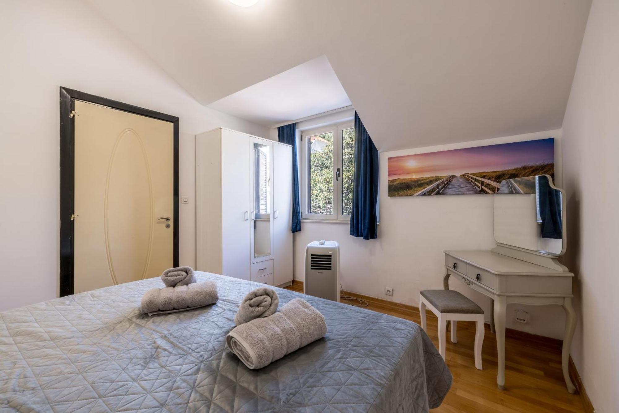 Urban Utopia Penthouse With Private Parking สปลิท ภายนอก รูปภาพ
